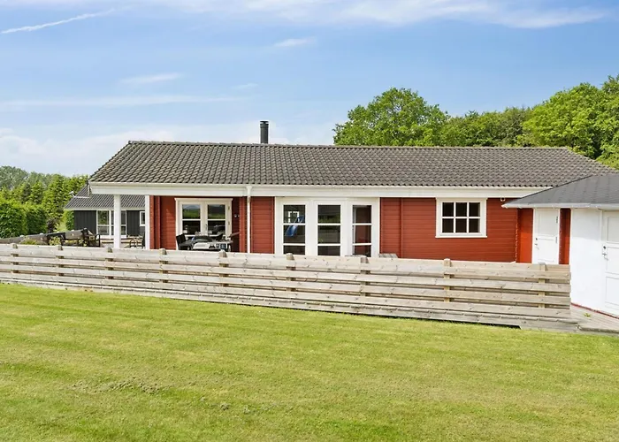 Holiday home Anneli - 600m From The Sea By Interhome *