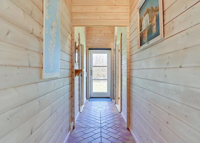 Holiday home Anneli - 600m From The Sea By Interhome