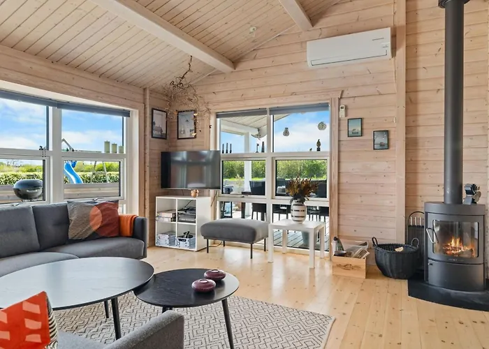 Holiday home Anneli - 600m From The Sea By Interhome *